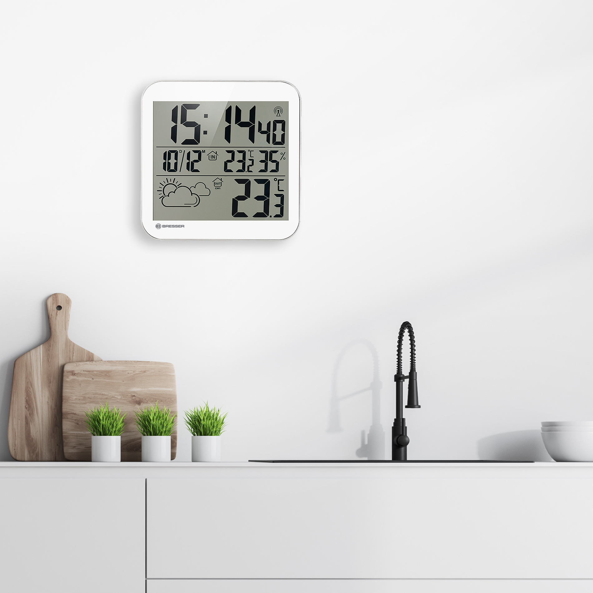 BRESSER MyTime LCD Weather wall clock (Refurbished)